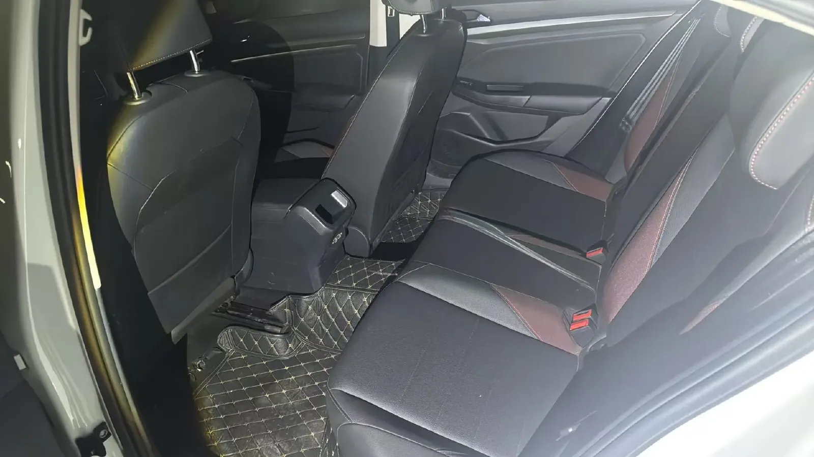 2019 Dongfeng RuiQi 6 2.4L 158HP L4 5MT,autocango,china used car exporter,china ev exporter,chinese used car exporter,chinese used ev exporter