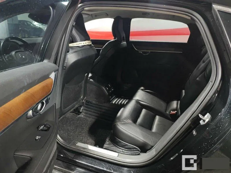 2020 Volvo S90 2.0T 254HP L4 8AT,autocango,china used car exporter,china ev exporter,chinese used car exporter,chinese used ev exporter