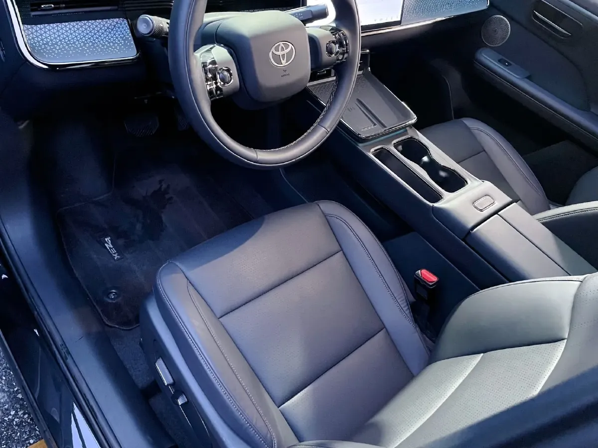 2025 Toyota BZ3X BEV 67.92KWH,autocango,china used car exporter,china ev exporter,chinese used car exporter,chinese used ev exporter