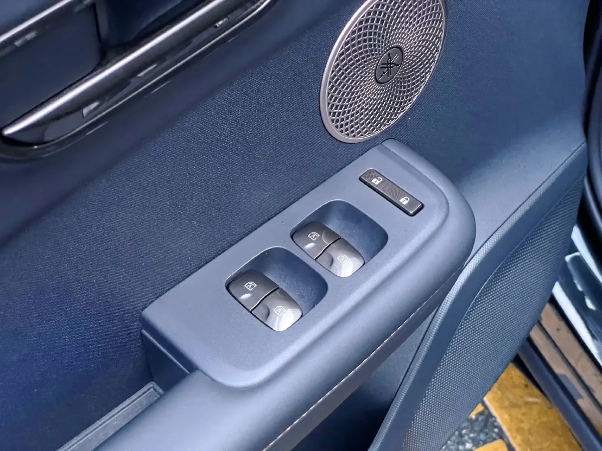 2025 Toyota BZ3X BEV 67.92KWH,autocango,china used car exporter,china ev exporter,chinese used car exporter,chinese used ev exporter