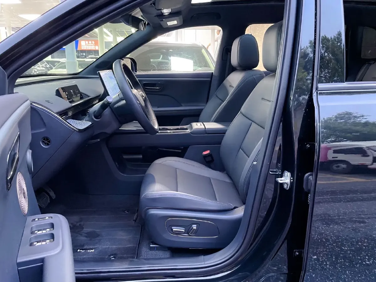 2025 Toyota BZ3X BEV 67.92KWH,autocango,china used car exporter,china ev exporter,chinese used car exporter,chinese used ev exporter