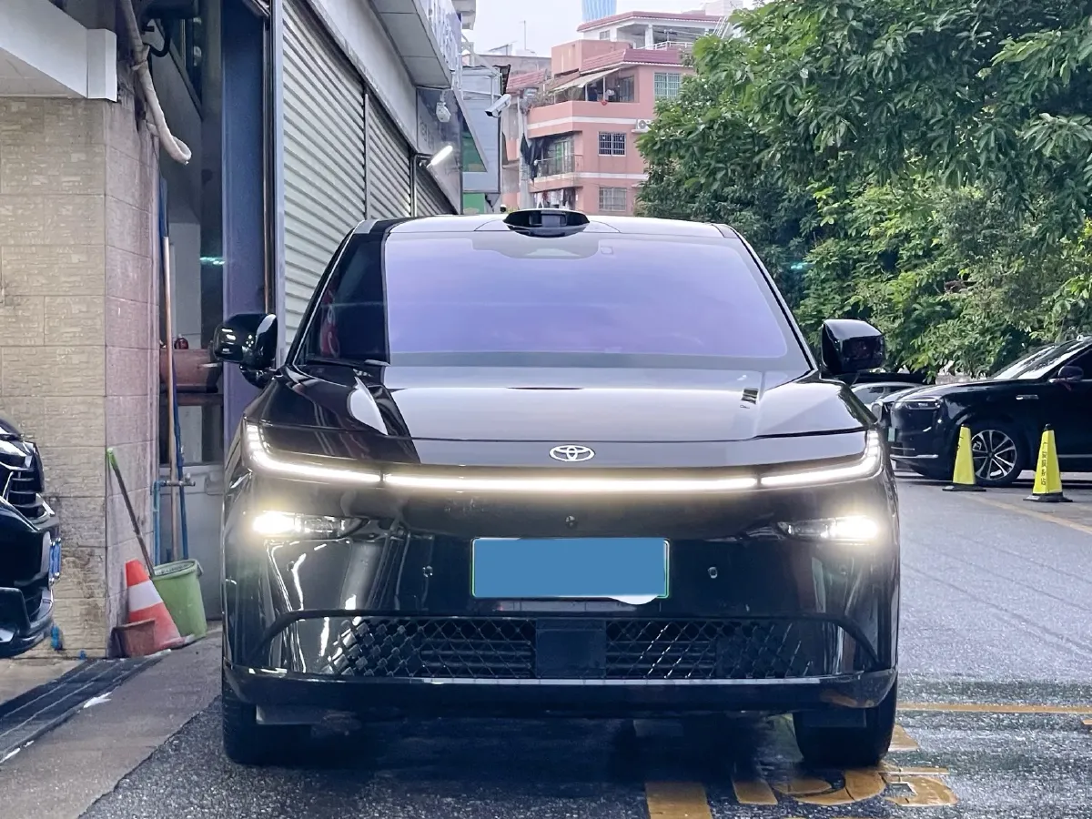 2025 Toyota BZ3X BEV 67.92KWH,autocango,china used car exporter,china ev exporter,chinese used car exporter,chinese used ev exporter