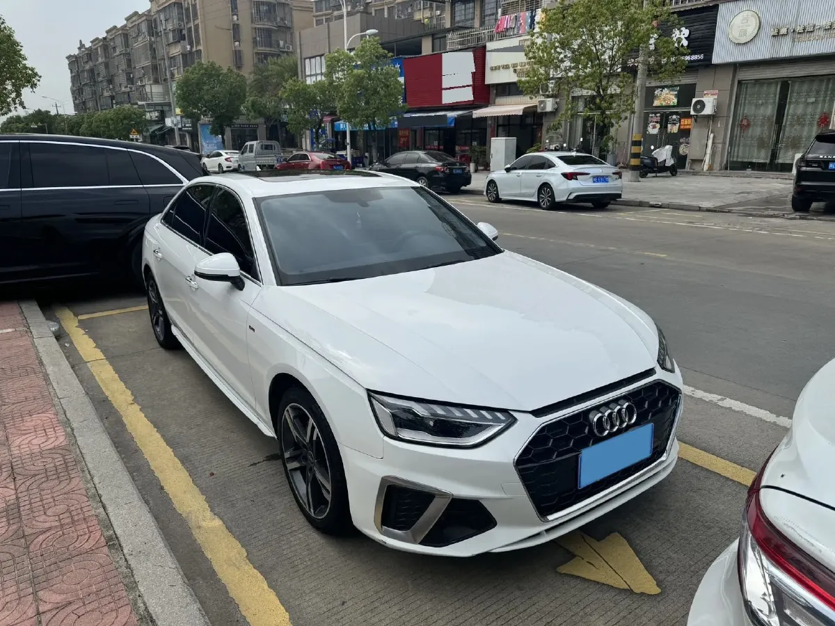 2022 Audi A4L 2.0T 190HP L4 7DCT,autocango,china used car exporter,china ev exporter,chinese used car exporter,chinese used ev exporter