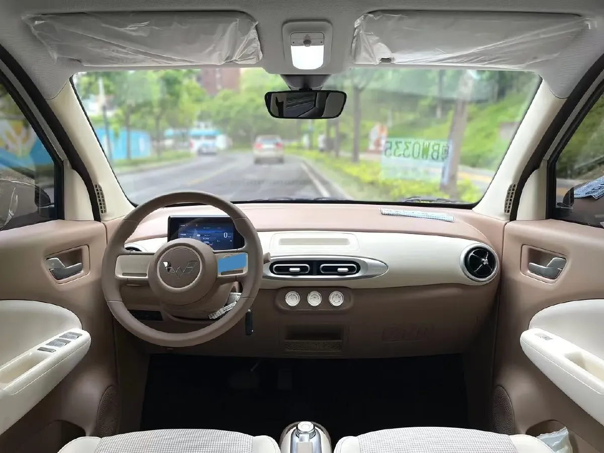 2025 WuLing HongGuang MINI EV BEV 16.2KWH,autocango,china used car exporter,china ev exporter,chinese used car exporter,chinese used ev exporter