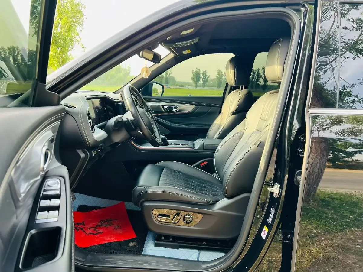 2022 GAC Trumpchi GS8 2.0T 252HP L4 8AT,autocango,china used car exporter,china ev exporter,chinese used car exporter,chinese used ev exporter