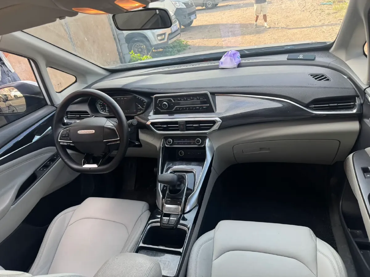 2022 MAXUS DaJia 5 BEV 61.1KWH,autocango,china used car exporter,china ev exporter,chinese used car exporter,chinese used ev exporter