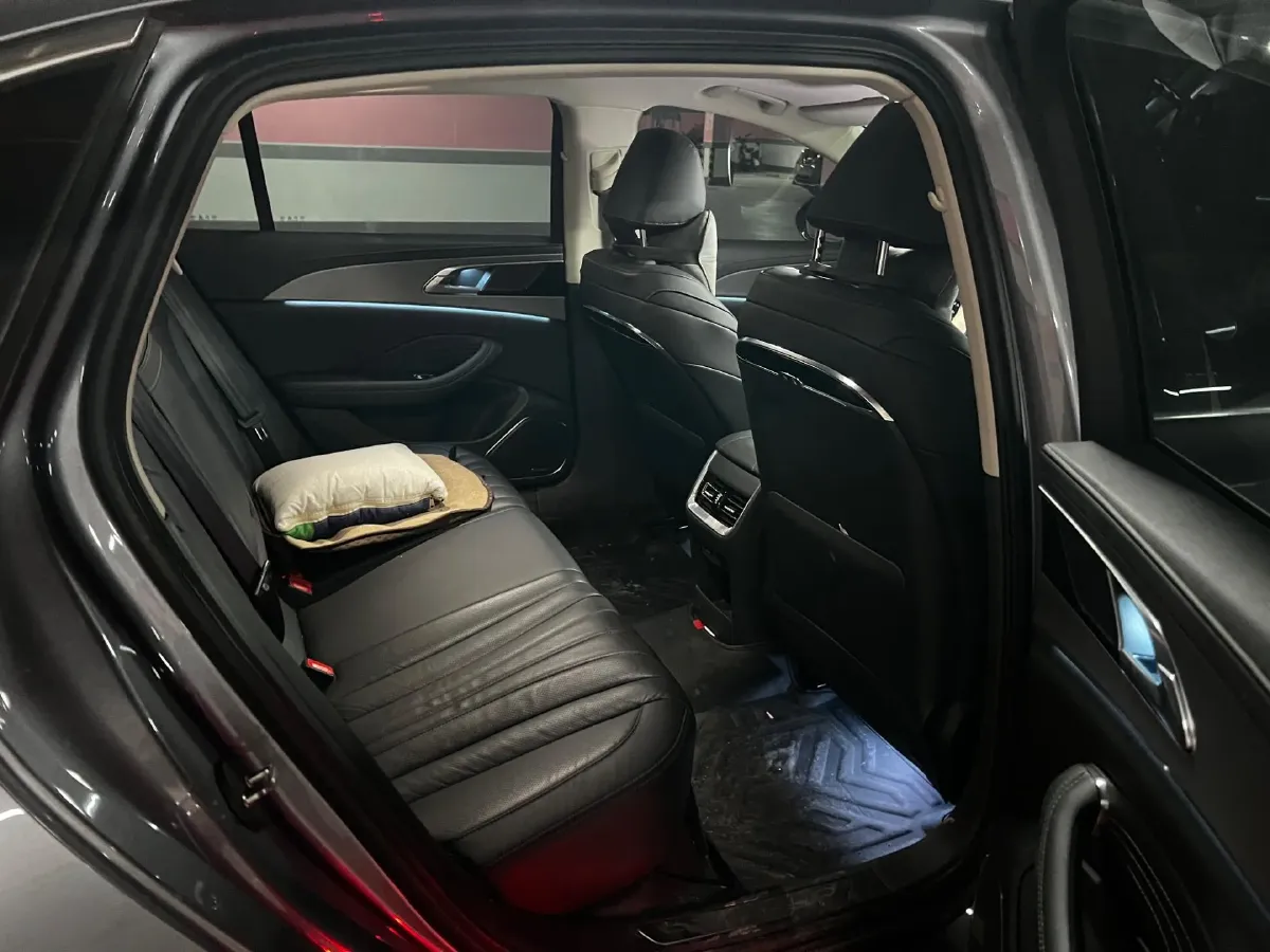 2023 HongQi H5 2.0T 224HP L4 8AT,autocango,china used car exporter,china ev exporter,chinese used car exporter,chinese used ev exporter