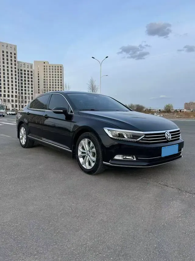 2018 Volkswagen Magotan 1.8T 180HP L4 7DCT,autocango,china used car exporter,china ev exporter,chinese used car exporter,chinese used ev exporter
