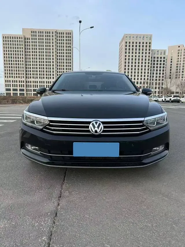 2018 Volkswagen Magotan 1.8T 180HP L4 7DCT,autocango,china used car exporter,china ev exporter,chinese used car exporter,chinese used ev exporter