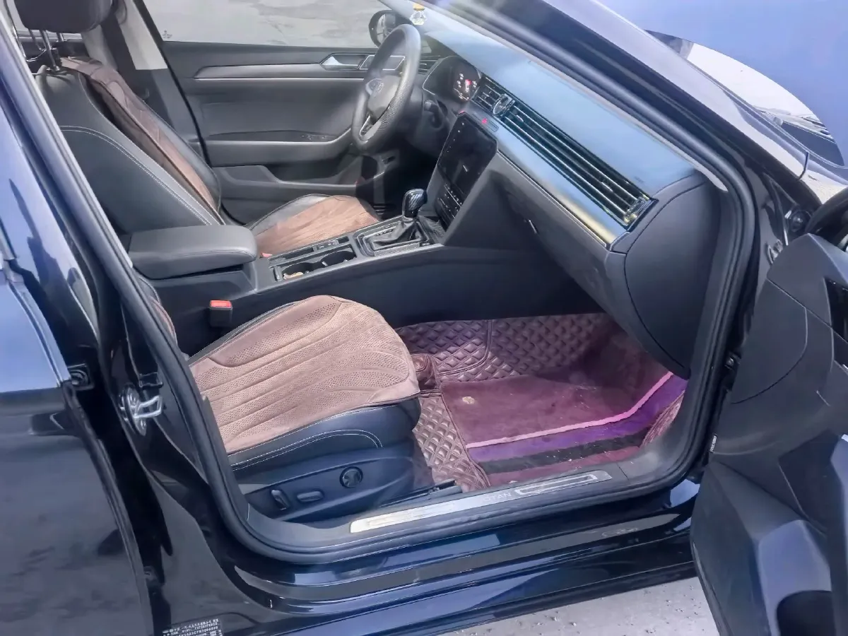 2020 Volkswagen Magotan 2.0T 186HP L4 7DCT,autocango,china used car exporter,china ev exporter,chinese used car exporter,chinese used ev exporter