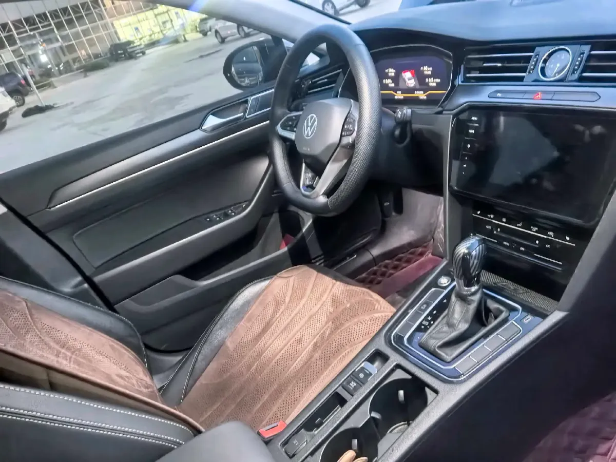 2020 Volkswagen Magotan 2.0T 186HP L4 7DCT,autocango,china used car exporter,china ev exporter,chinese used car exporter,chinese used ev exporter