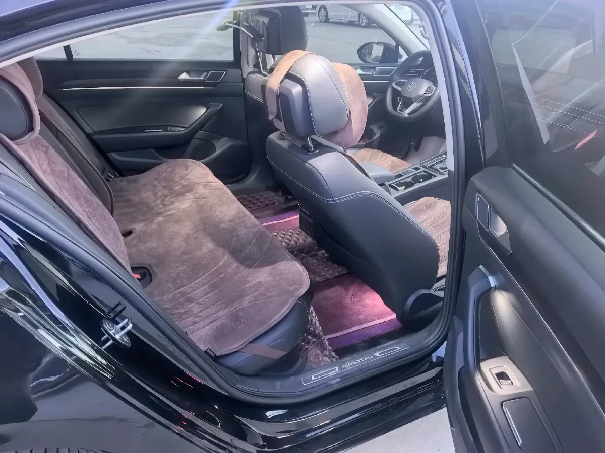 2020 Volkswagen Magotan 2.0T 186HP L4 7DCT,autocango,china used car exporter,china ev exporter,chinese used car exporter,chinese used ev exporter
