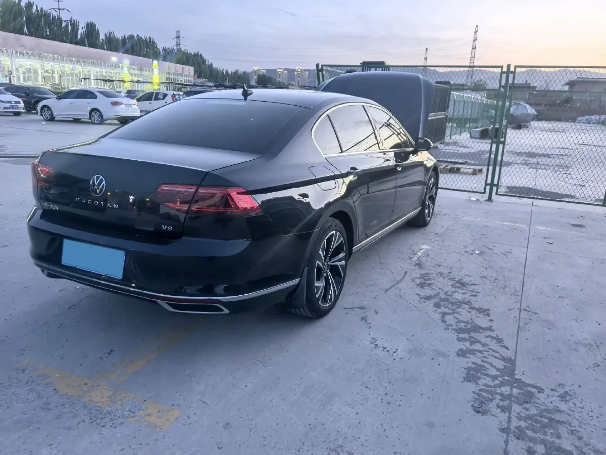 2020 Volkswagen Magotan 2.0T 186HP L4 7DCT,autocango,china used car exporter,china ev exporter,chinese used car exporter,chinese used ev exporter