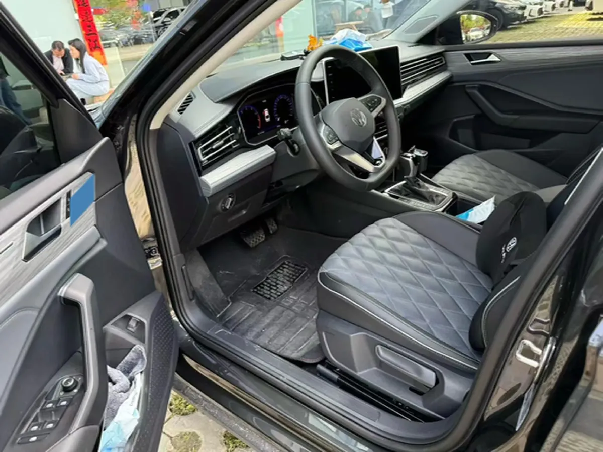 2025 Volkswagen Sagitar 1.5T 160HP L4 7DCT,autocango,china used car exporter,china ev exporter,chinese used car exporter,chinese used ev exporter