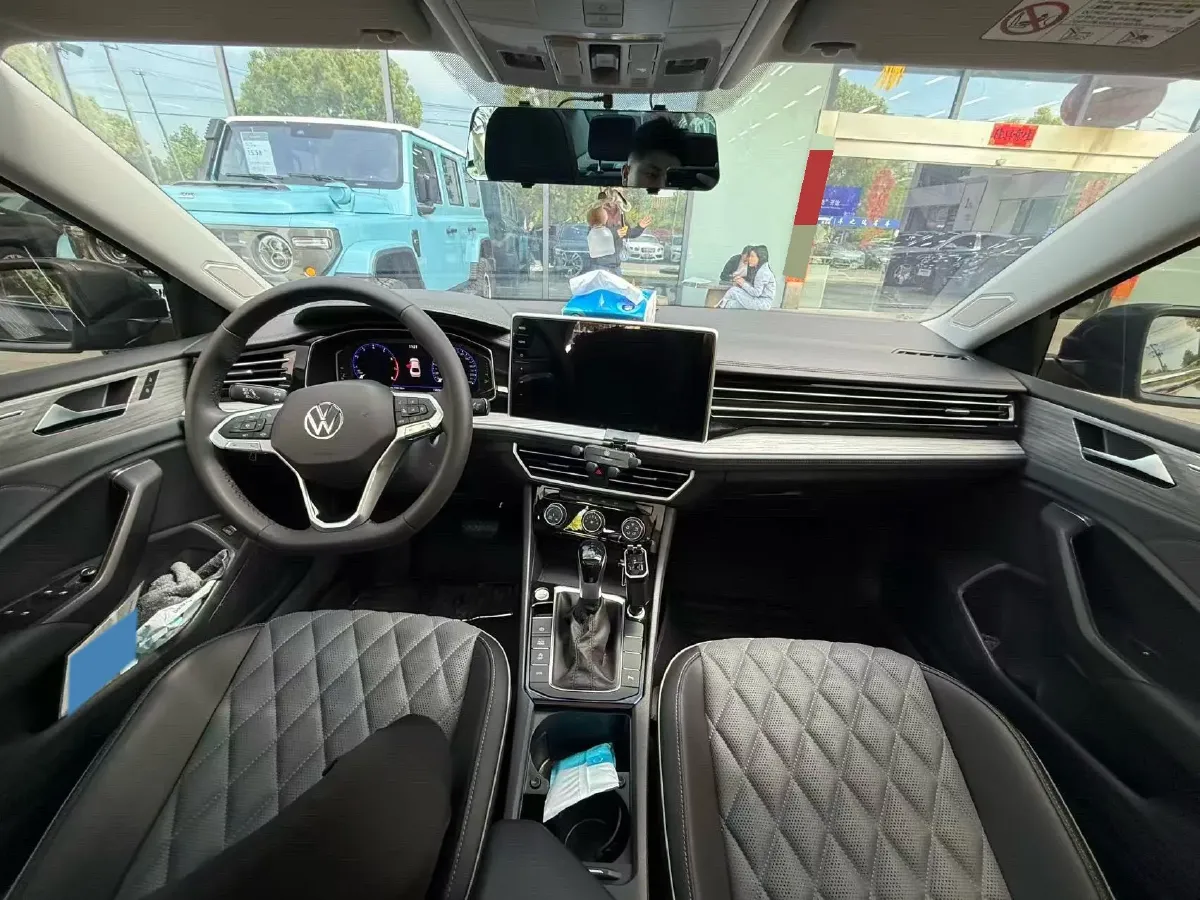 2025 Volkswagen Sagitar 1.5T 160HP L4 7DCT,autocango,china used car exporter,china ev exporter,chinese used car exporter,chinese used ev exporter