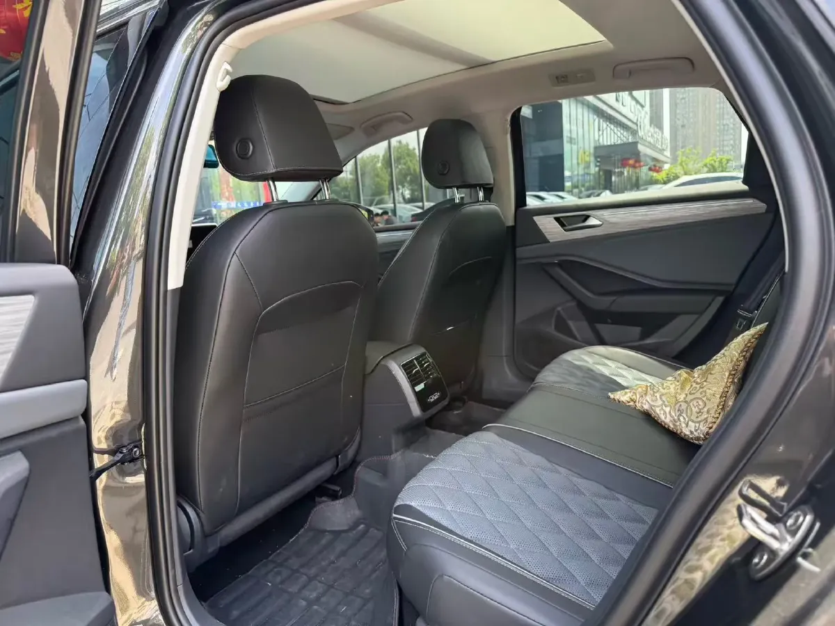 2025 Volkswagen Sagitar 1.5T 160HP L4 7DCT,autocango,china used car exporter,china ev exporter,chinese used car exporter,chinese used ev exporter