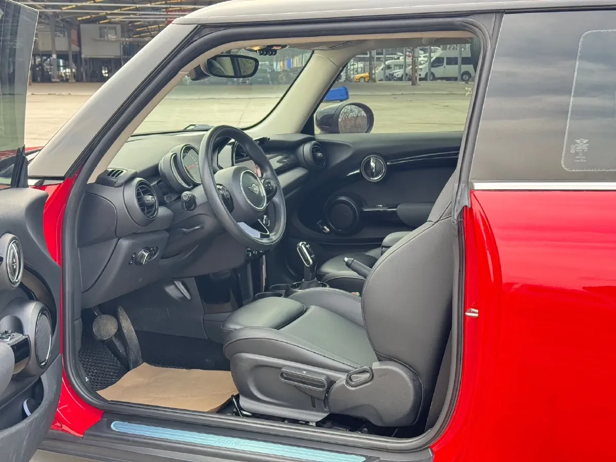 2020 MINI MINI 1.5T 136HP L3 7DCT,autocango,china used car exporter,china ev exporter,chinese used car exporter,chinese used ev exporter