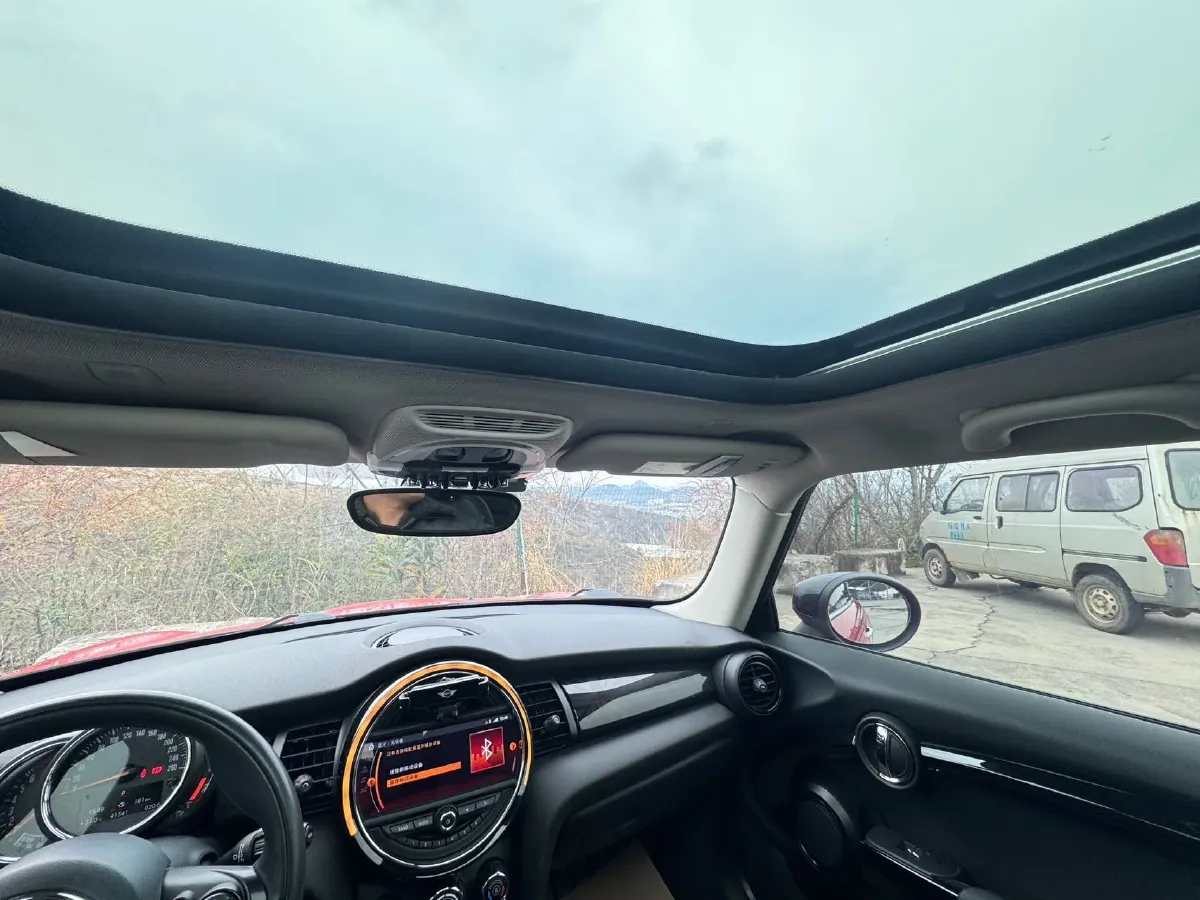 2020 MINI MINI 1.5T 136HP L3 7DCT,autocango,china used car exporter,china ev exporter,chinese used car exporter,chinese used ev exporter