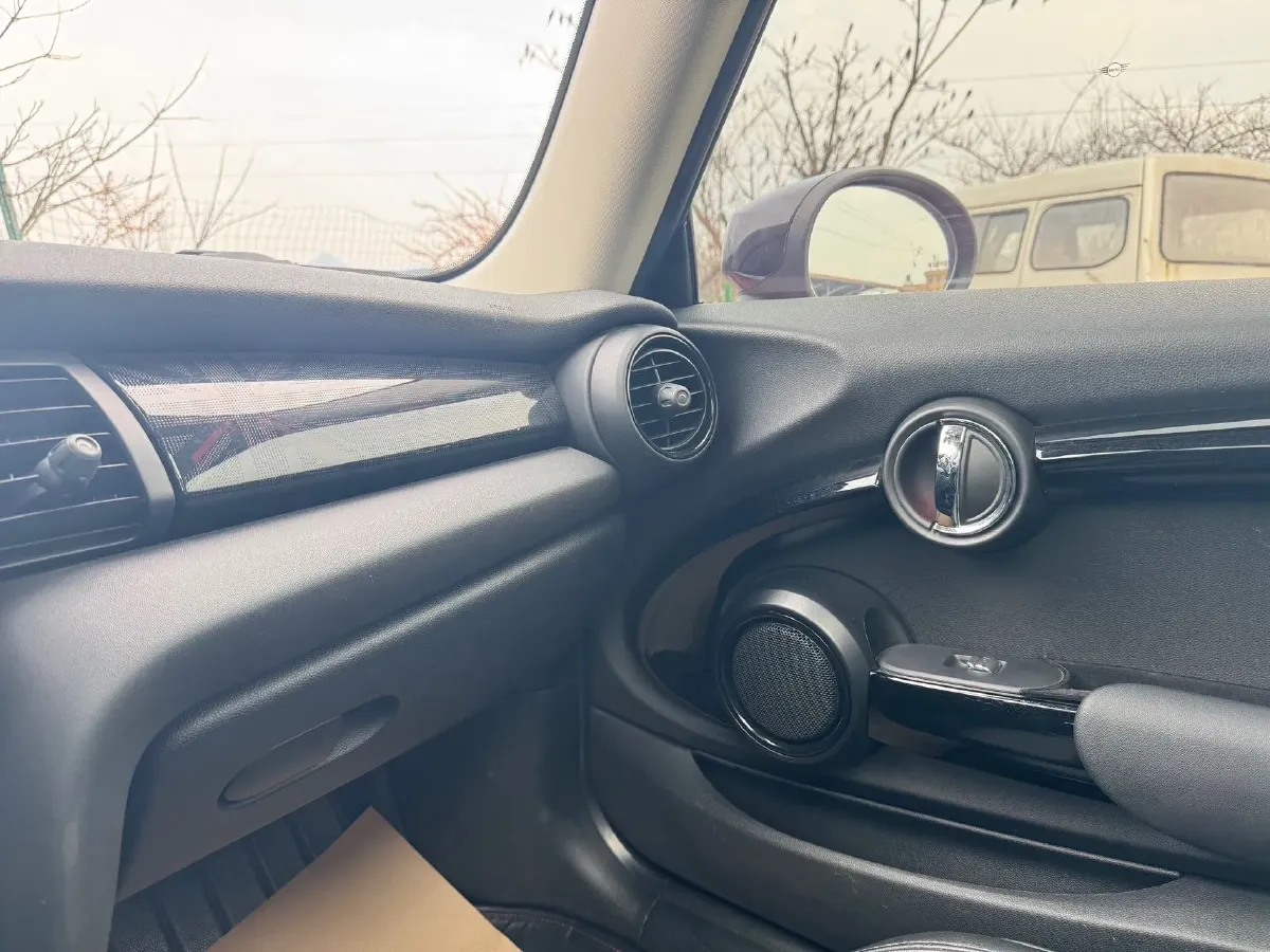 2020 MINI MINI 1.5T 136HP L3 7DCT,autocango,china used car exporter,china ev exporter,chinese used car exporter,chinese used ev exporter