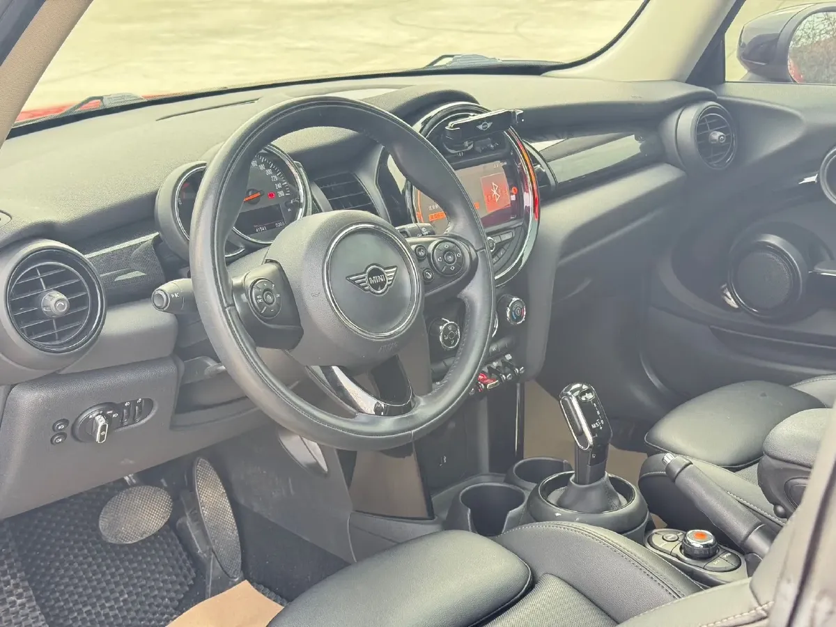 2020 MINI MINI 1.5T 136HP L3 7DCT,autocango,china used car exporter,china ev exporter,chinese used car exporter,chinese used ev exporter