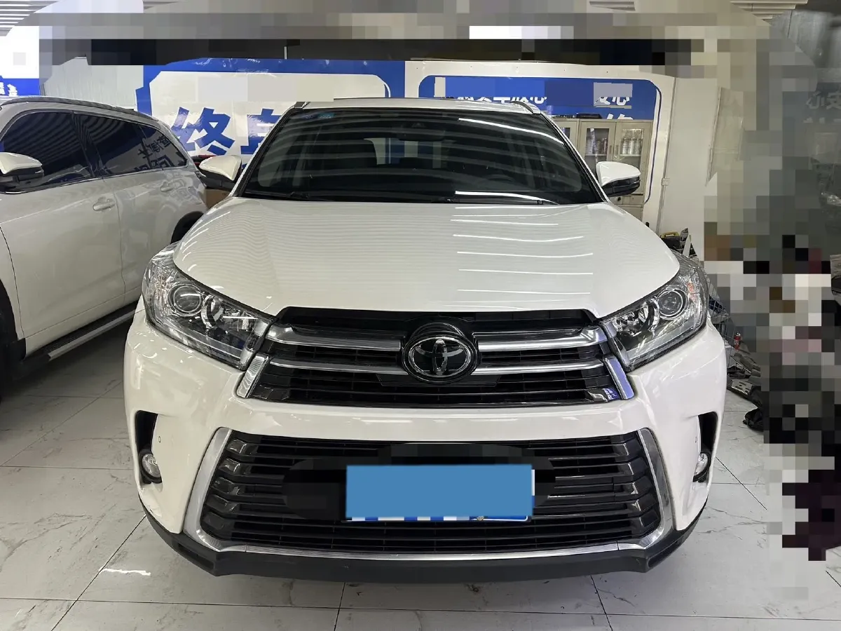 2018 Jeep Grand Commander 2.0T 265HP L4 9AT,autocango,china used car exporter,china ev exporter,chinese used car exporter,chinese used ev exporter