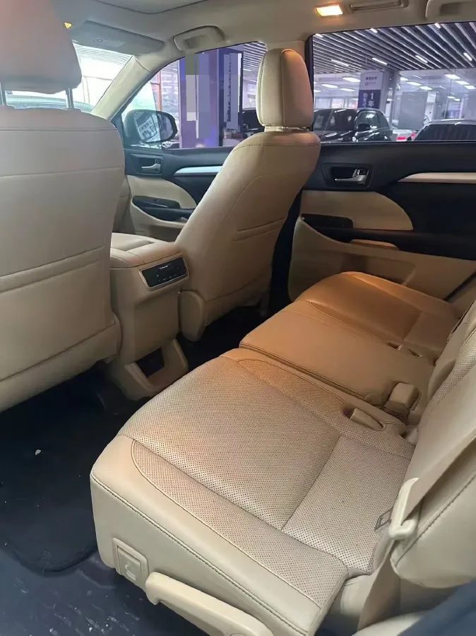 2018 Jeep Grand Commander 2.0T 265HP L4 9AT,autocango,china used car exporter,china ev exporter,chinese used car exporter,chinese used ev exporter