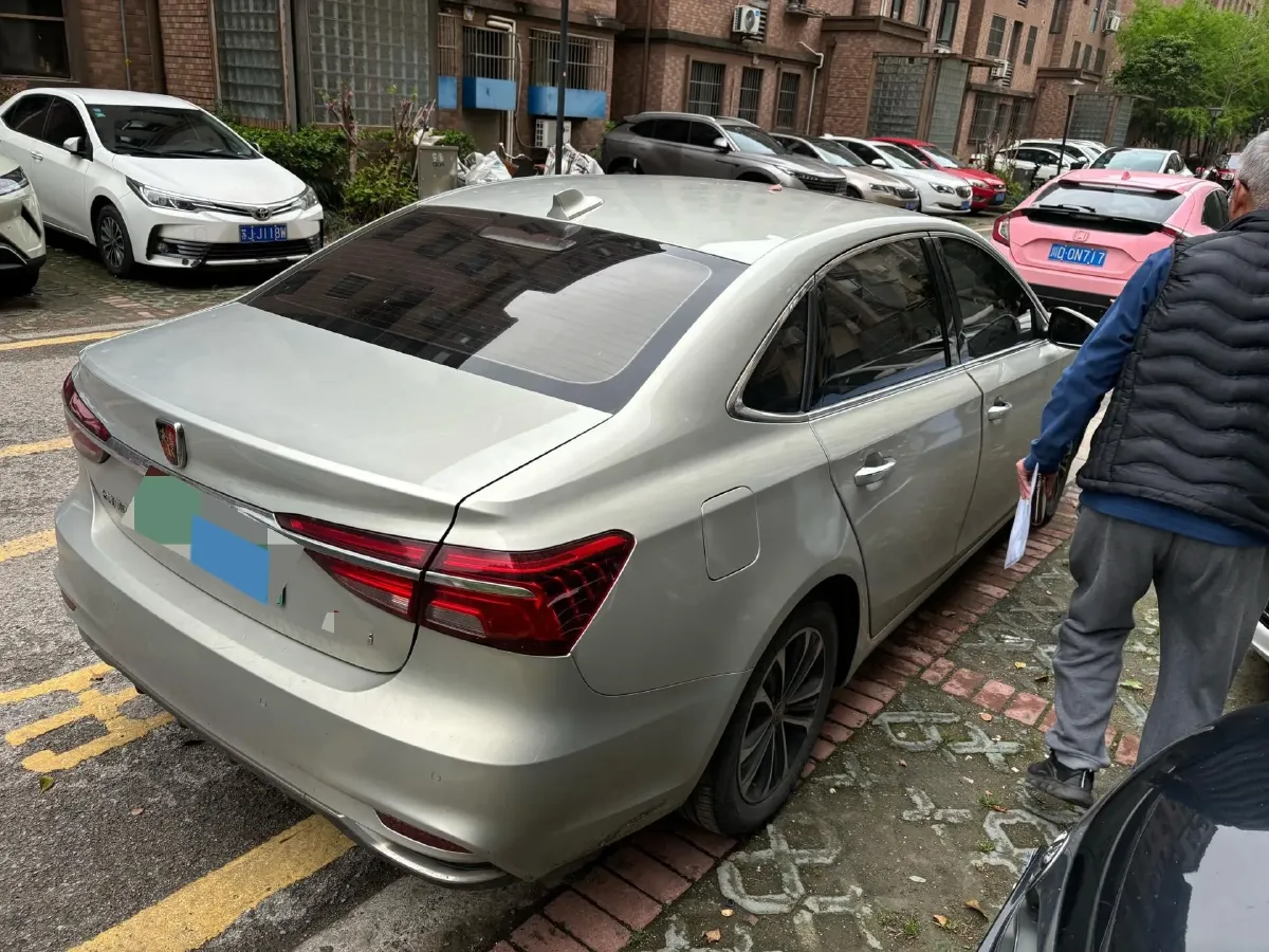 2020 Roewe i6 1.6L 125HP L4 CVT,autocango,china used car exporter,china ev exporter,chinese used car exporter,chinese used ev exporter