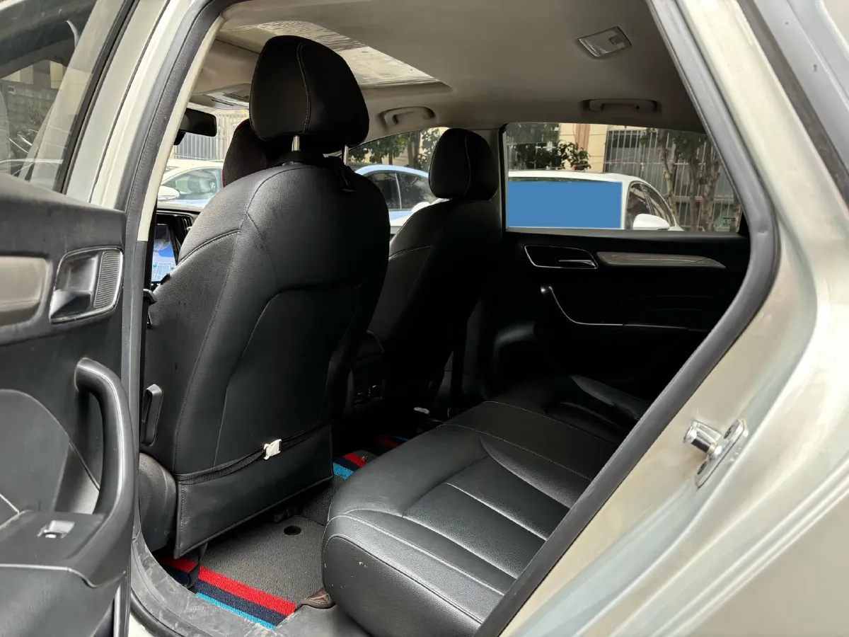 2020 Roewe i6 1.6L 125HP L4 CVT,autocango,china used car exporter,china ev exporter,chinese used car exporter,chinese used ev exporter