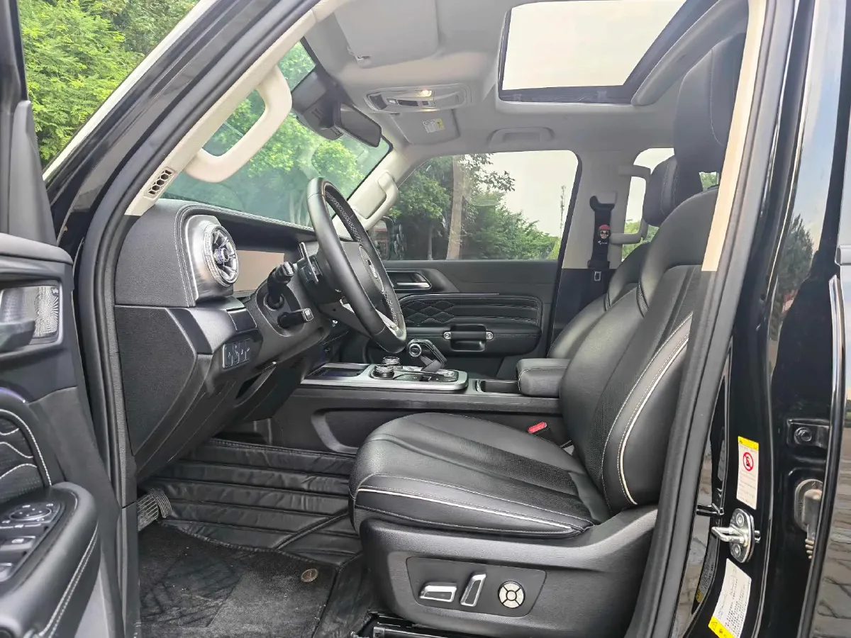 2021 Tank 300 2.0T 227HP L4 8AT,autocango,china used car exporter,china ev exporter,chinese used car exporter,chinese used ev exporter