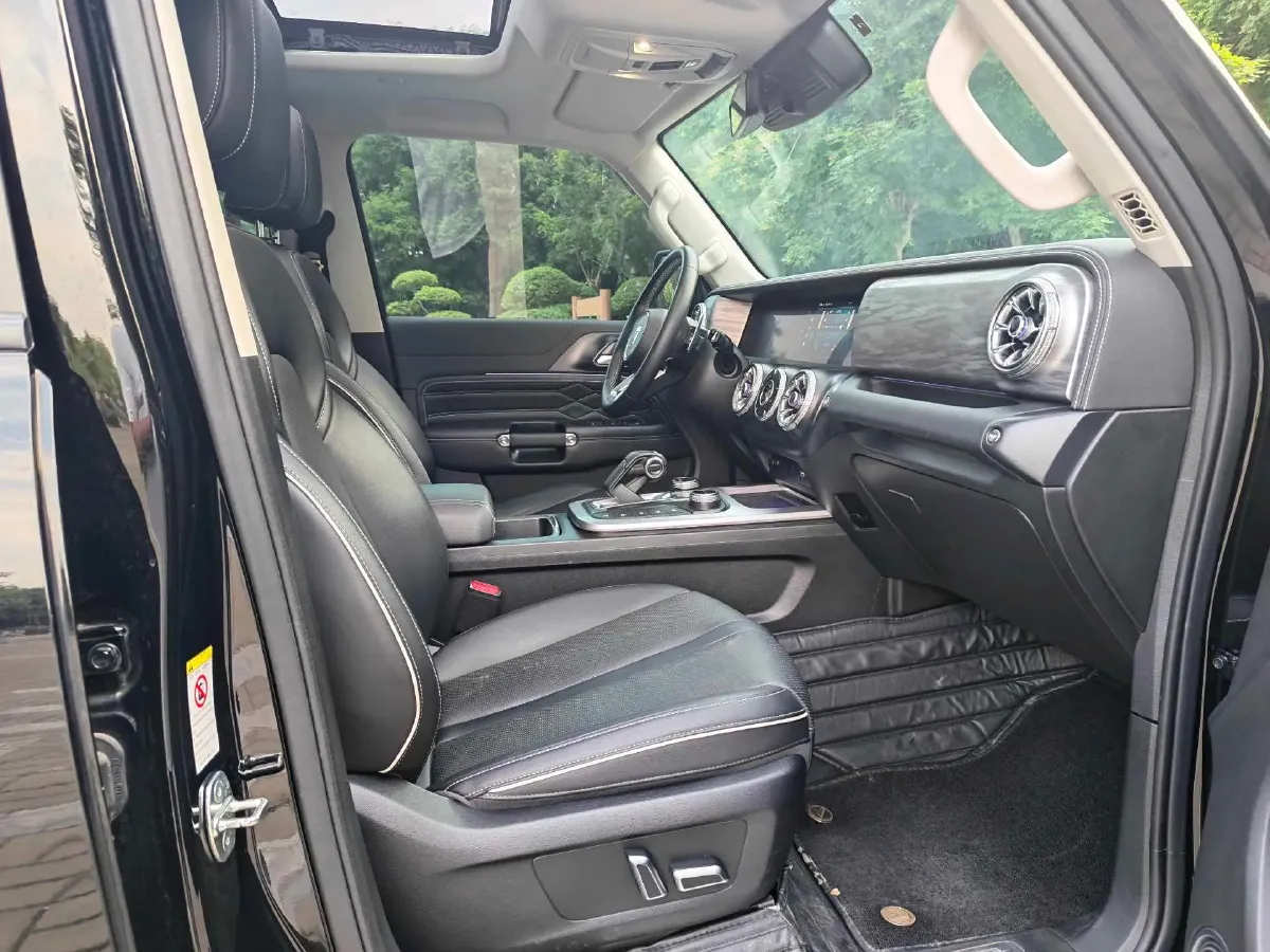 2021 Tank 300 2.0T 227HP L4 8AT,autocango,china used car exporter,china ev exporter,chinese used car exporter,chinese used ev exporter