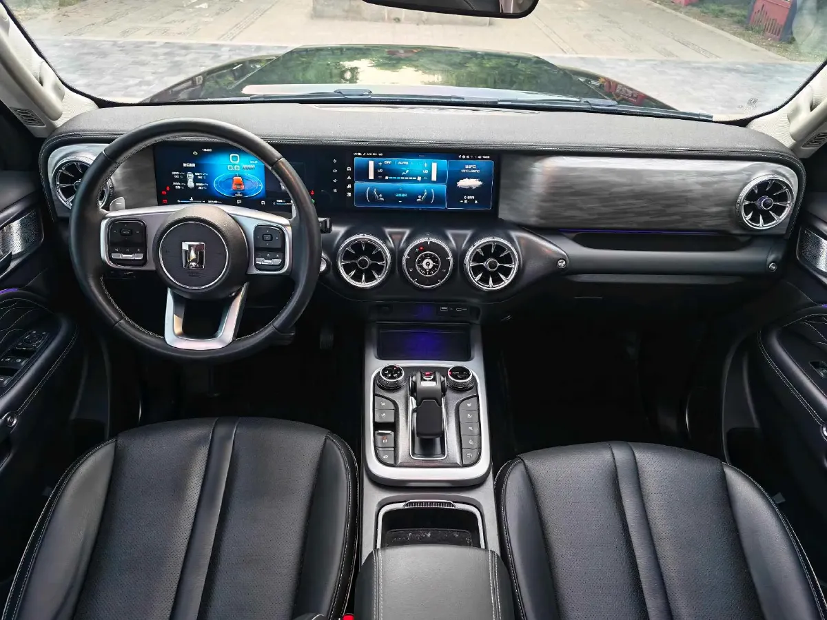 2021 Tank 300 2.0T 227HP L4 8AT,autocango,china used car exporter,china ev exporter,chinese used car exporter,chinese used ev exporter