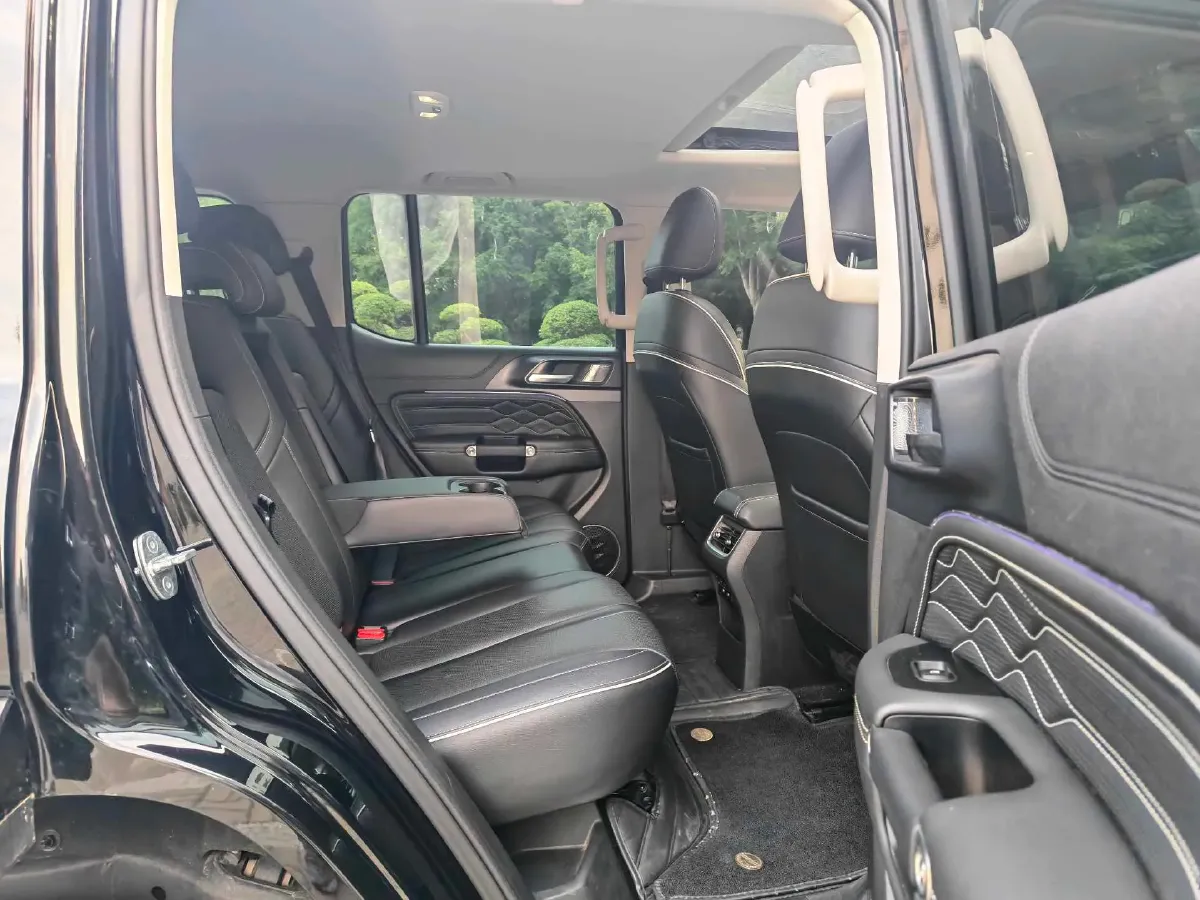 2021 Tank 300 2.0T 227HP L4 8AT,autocango,china used car exporter,china ev exporter,chinese used car exporter,chinese used ev exporter