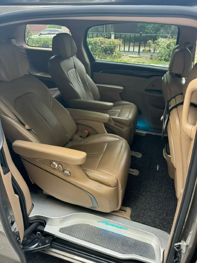 2021 Buick GL8 2.0T 237HP L4 9AT,autocango,china used car exporter,china ev exporter,chinese used car exporter,chinese used ev exporter