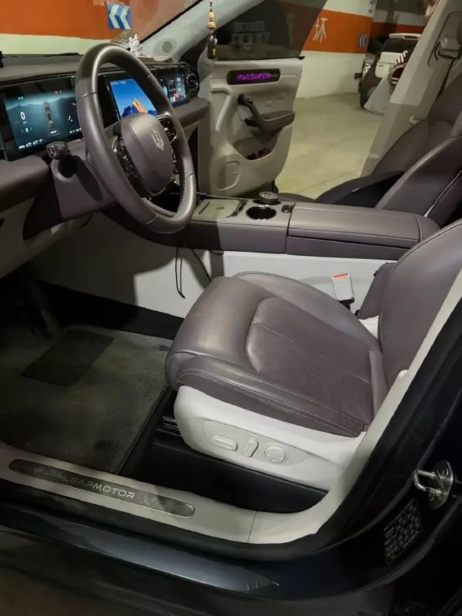 2023 Leapmotor C11 1.2T 131HP L3 REEV 43.74KWH,autocango,china used car exporter,china ev exporter,chinese used car exporter,chinese used ev exporter