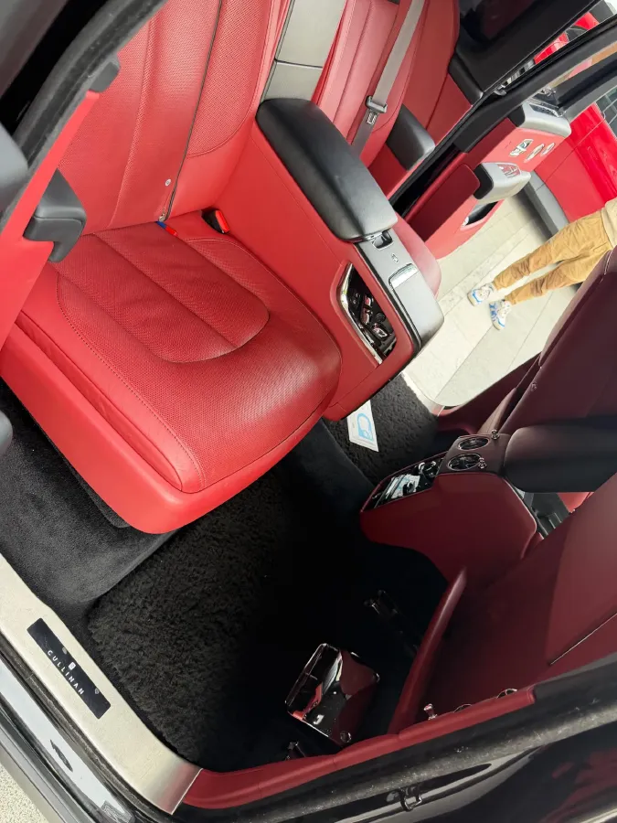 2018 Rolls-Royce Cullinan 6.7T 571HP V12 8AT,autocango,china used car exporter,china ev exporter,chinese used car exporter,chinese used ev exporter