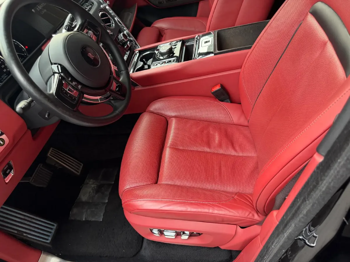 2018 Rolls-Royce Cullinan 6.7T 571HP V12 8AT,autocango,china used car exporter,china ev exporter,chinese used car exporter,chinese used ev exporter