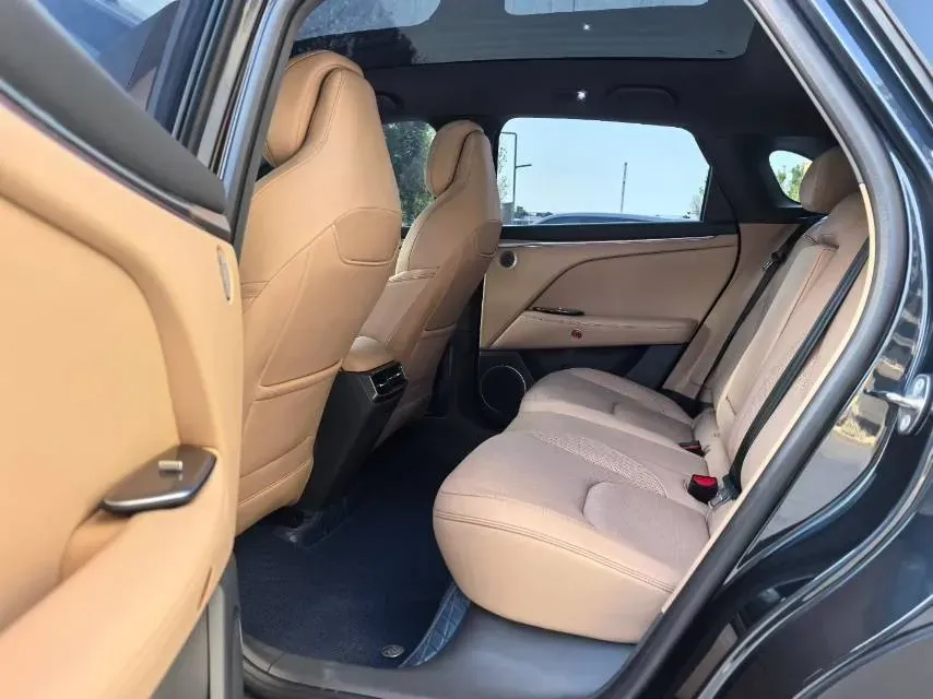 2024 HongQi H5 2.0T 224HP L4 8AT,autocango,china used car exporter,china ev exporter,chinese used car exporter,chinese used ev exporter