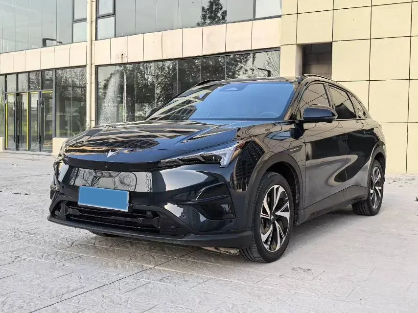 2024 HongQi H5 2.0T 224HP L4 8AT,autocango,china used car exporter,china ev exporter,chinese used car exporter,chinese used ev exporter