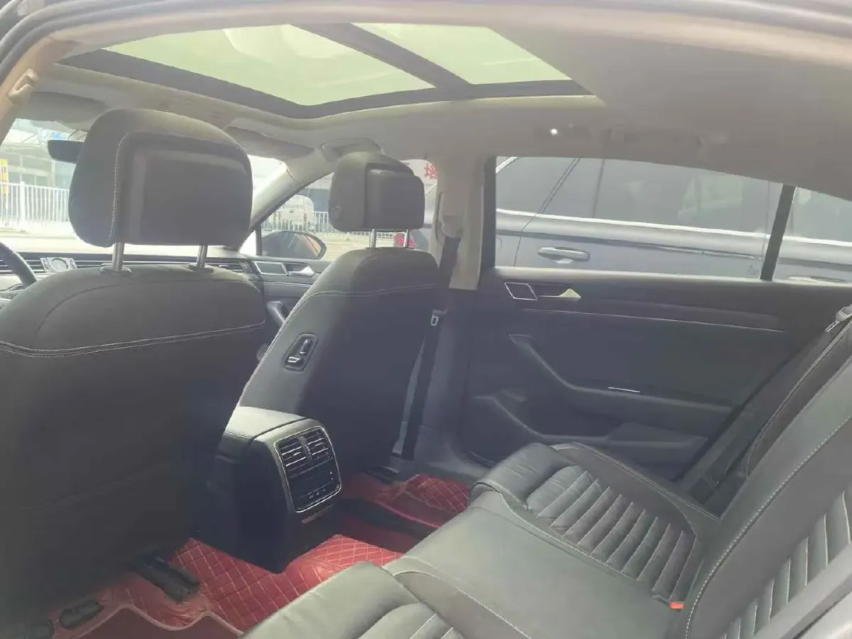 2020 Volkswagen Magotan 2.0T 186HP L4 7DCT,autocango,china used car exporter,china ev exporter,chinese used car exporter,chinese used ev exporter