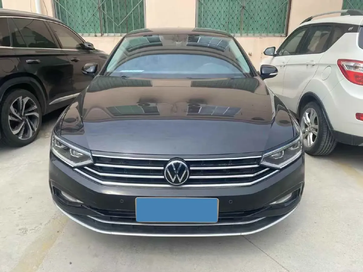 2020 Volkswagen Magotan 2.0T 186HP L4 7DCT,autocango,china used car exporter,china ev exporter,chinese used car exporter,chinese used ev exporter