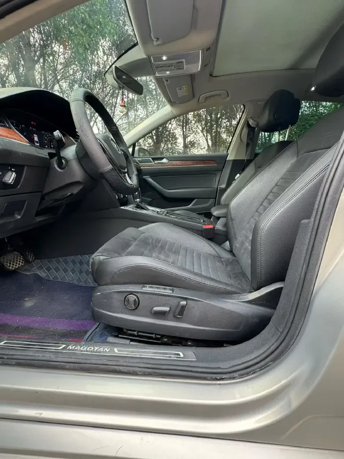 2019 Volkswagen Magotan 2.0T 186HP L4 7DCT,autocango,china used car exporter,china ev exporter,chinese used car exporter,chinese used ev exporter