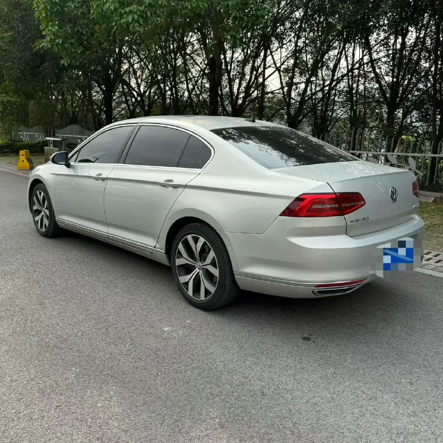 2019 Volkswagen Magotan 2.0T 186HP L4 7DCT,autocango,china used car exporter,china ev exporter,chinese used car exporter,chinese used ev exporter