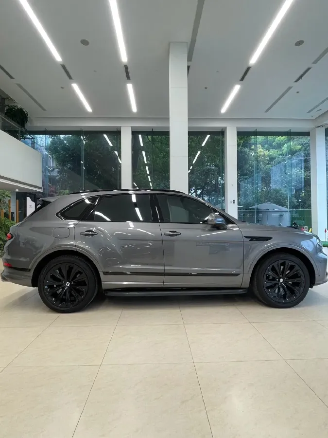 2021 Bentley Bentayga 4.0T 550HP V8 8AT,autocango,china used car exporter,china ev exporter,chinese used car exporter,chinese used ev exporter