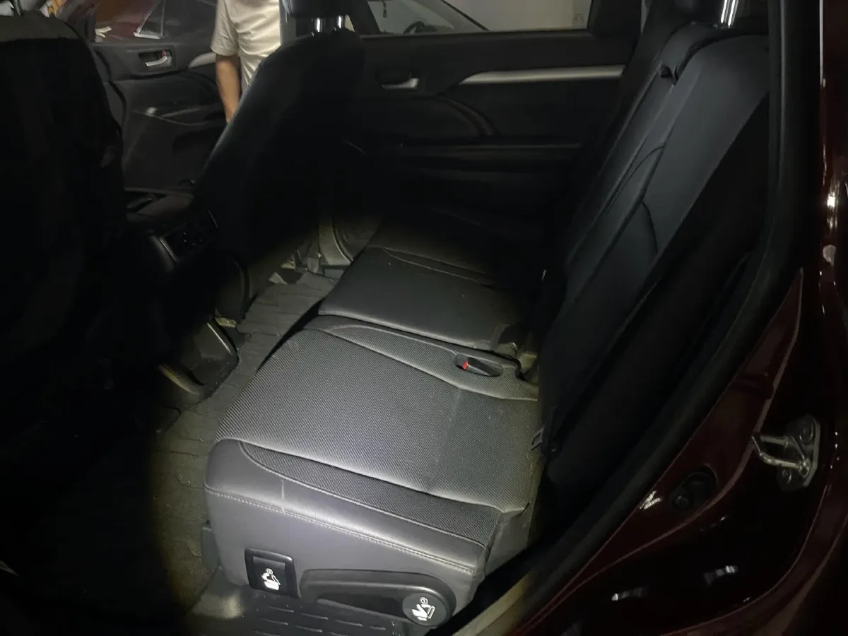 2015 Toyota Highlander 2.0T 220HP L4 6AT,autocango,china used car exporter,china ev exporter,chinese used car exporter,chinese used ev exporter