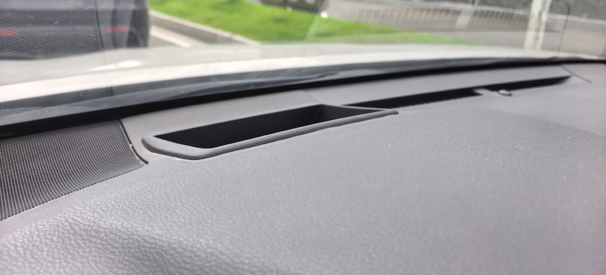 2019 Toyota Camry 2.5L 209HP L4 8AT,autocango,china used car exporter,china ev exporter,chinese used car exporter,chinese used ev exporter