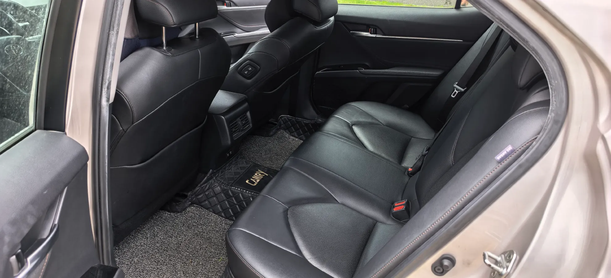 2019 Toyota Camry 2.5L 209HP L4 8AT,autocango,china used car exporter,china ev exporter,chinese used car exporter,chinese used ev exporter