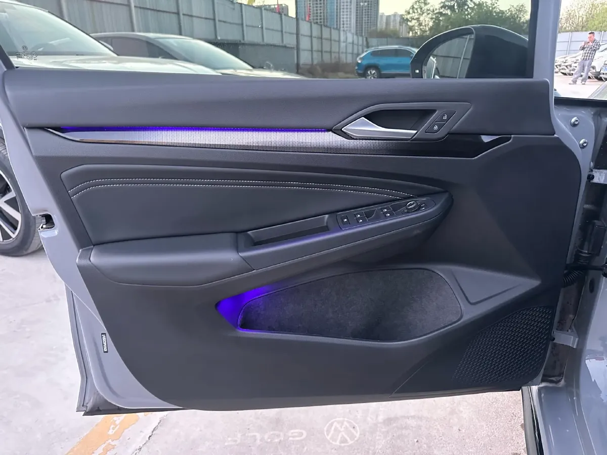 2023 Volkswagen Golf 1.4T 150HP L4 7DCT,autocango,china used car exporter,china ev exporter,chinese used car exporter,chinese used ev exporter