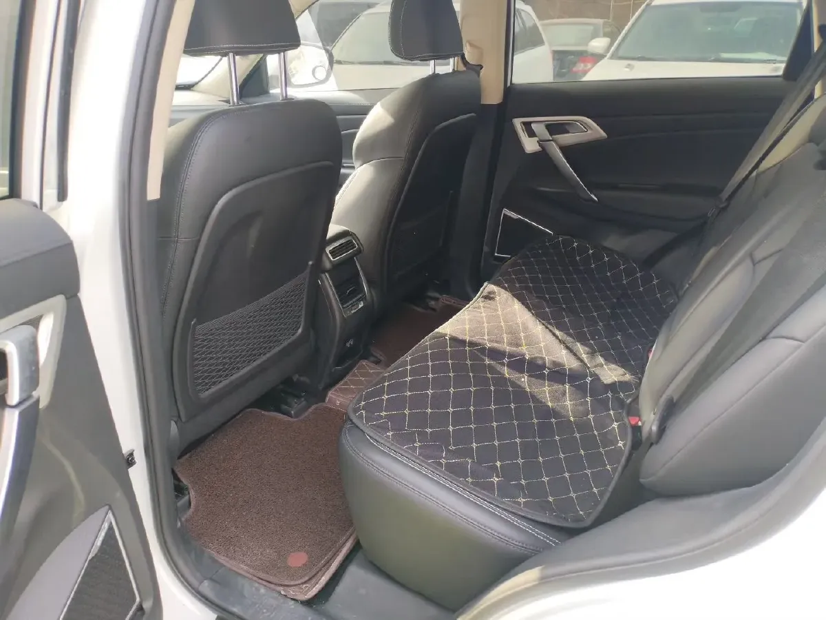 2020 Roewe i6 1.5T 169HP L4 7DCT,autocango,china used car exporter,china ev exporter,chinese used car exporter,chinese used ev exporter