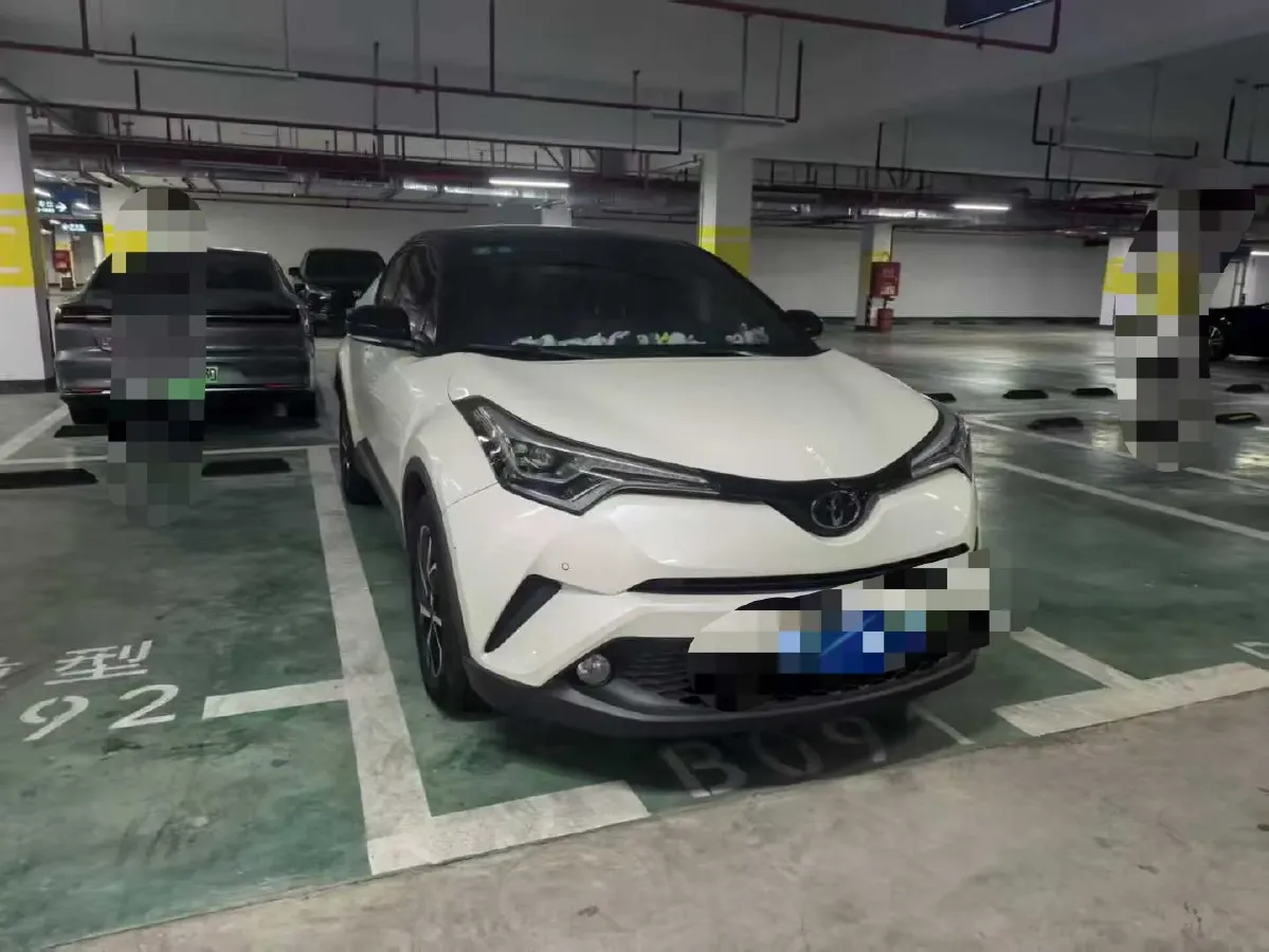 2018 Toyota C-HR 2.0L 171HP L4 CVT,autocango,china used car exporter,china ev exporter,chinese used car exporter,chinese used ev exporter