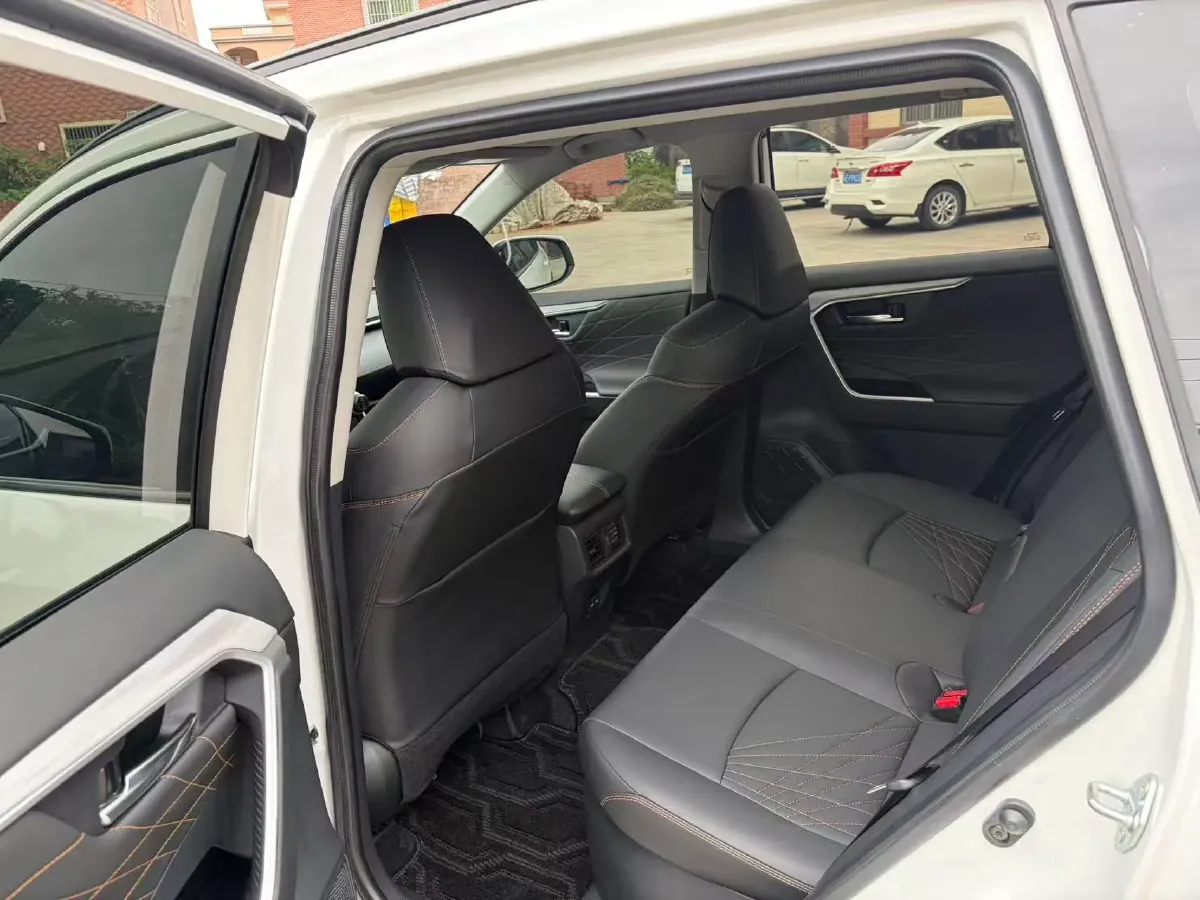 2023 Toyota RAV4 2.5L 178HP L4 E-CVT Hybrid,autocango,china used car exporter,china ev exporter,chinese used car exporter,chinese used ev exporter